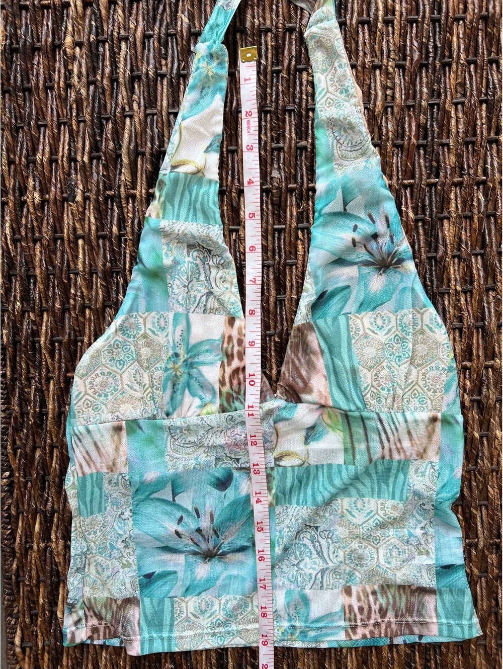 NWT Edikted Catie Patchwork Mesh Halter Top Green Teal Mix - Picture 4 of 5